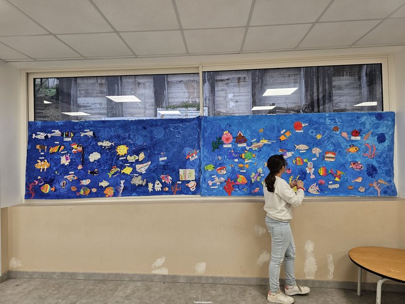 Institut-Valsainte-fresque-poissons-_1