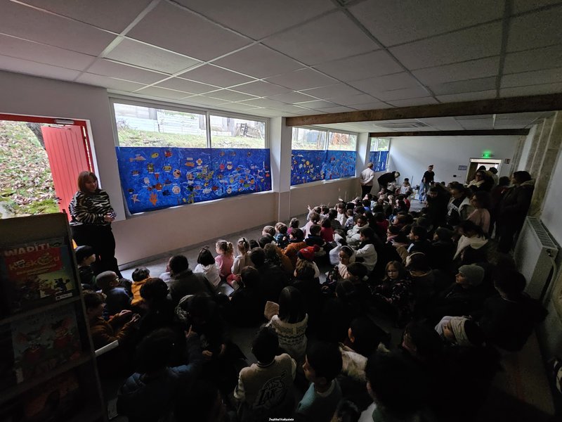 Institut-Valsainte-fresque-poissons-_15